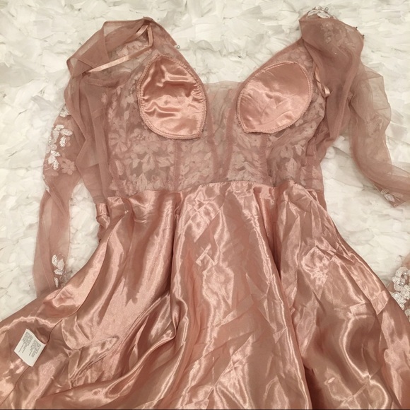 NWT Gianni Bini Nude Tulle Pearl Beaded Dress Sz 1 - Picture 9 of 12